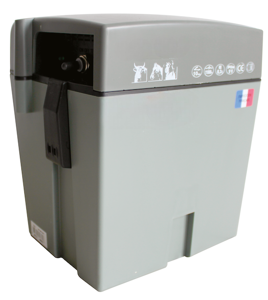 Électrificateur de clôture portable à alimentation mixte