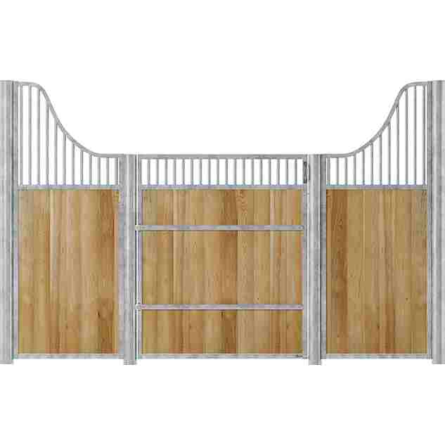 Porte de box battante pour façade à l’ancienne, vu sur fond blanc.