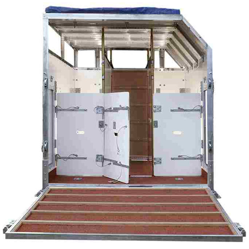 Box pour transport aérien, monté, vu de face et vide.